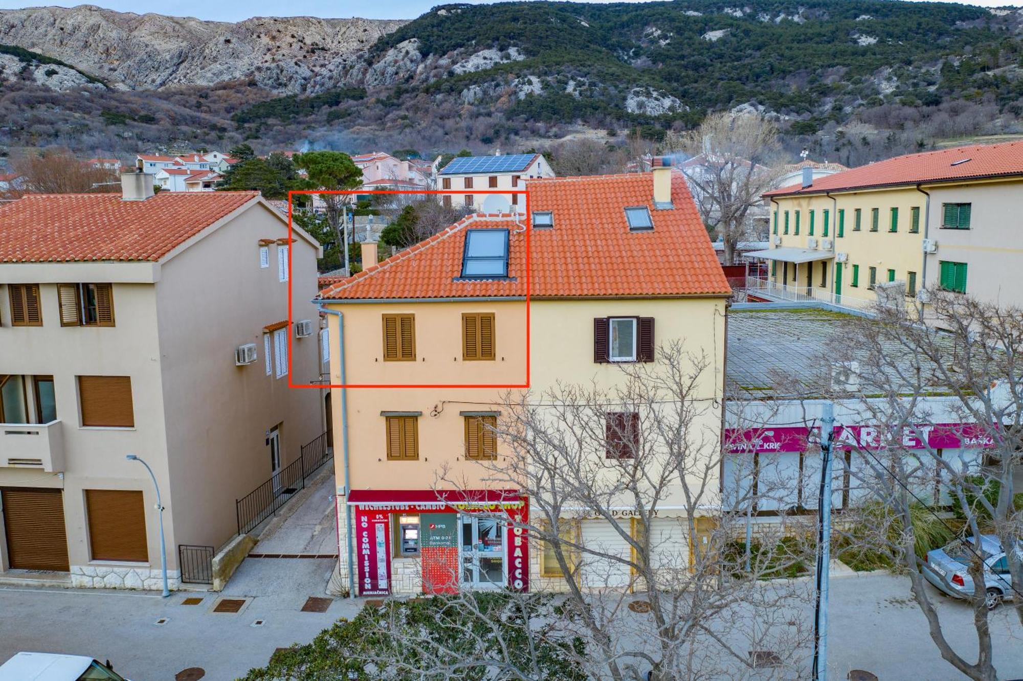 Seaview Apartments Baska Bilik gambar
