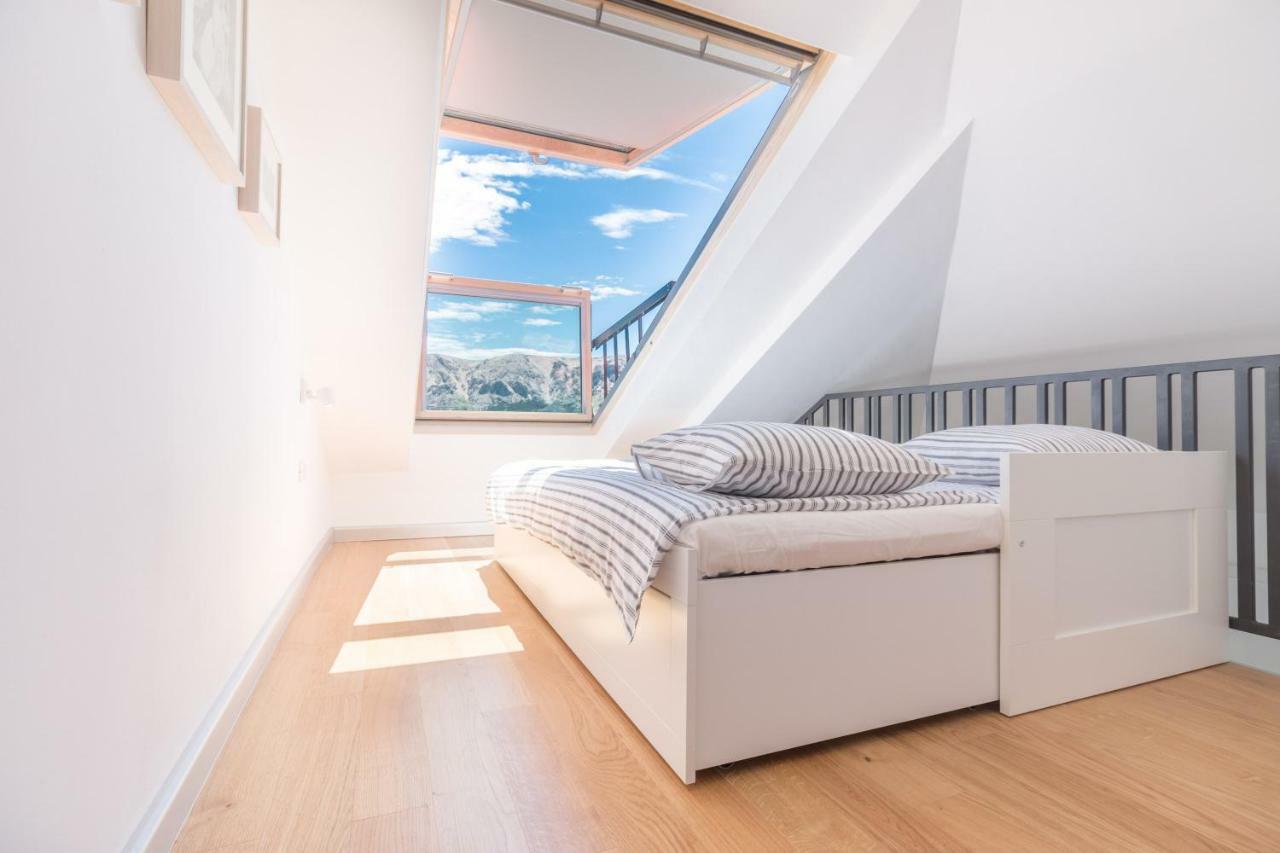 Seaview Apartments Baska Luaran gambar