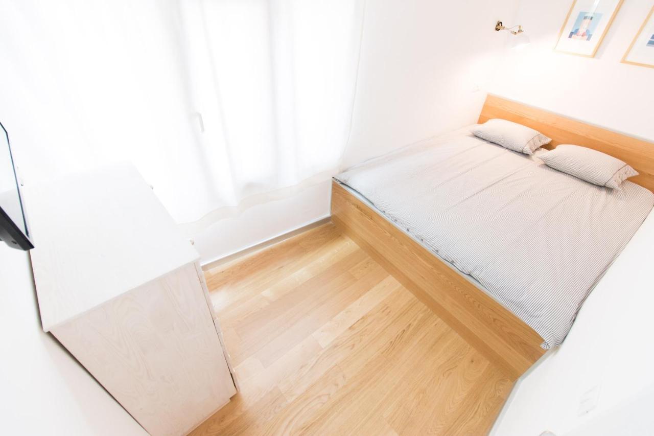 Seaview Apartments Baska Luaran gambar